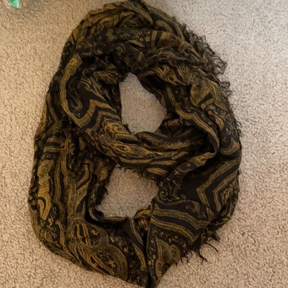 Set of Five Scarves. 4 Infinity. Floral. - Picture 3 of 6